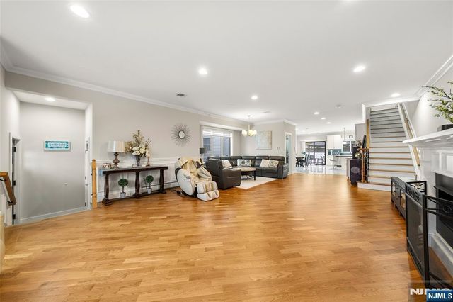 532 6th Street A, Palisades Park, NJ 07650