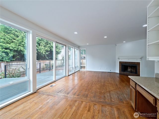 210 141st Avenue NE, Bellevue, WA 98007