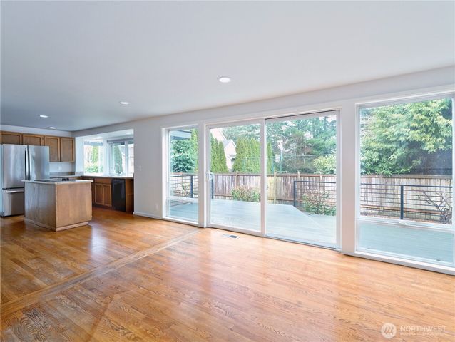 210 141st Avenue NE, Bellevue, WA 98007