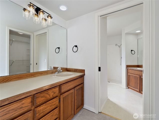 210 141st Avenue NE, Bellevue, WA 98007