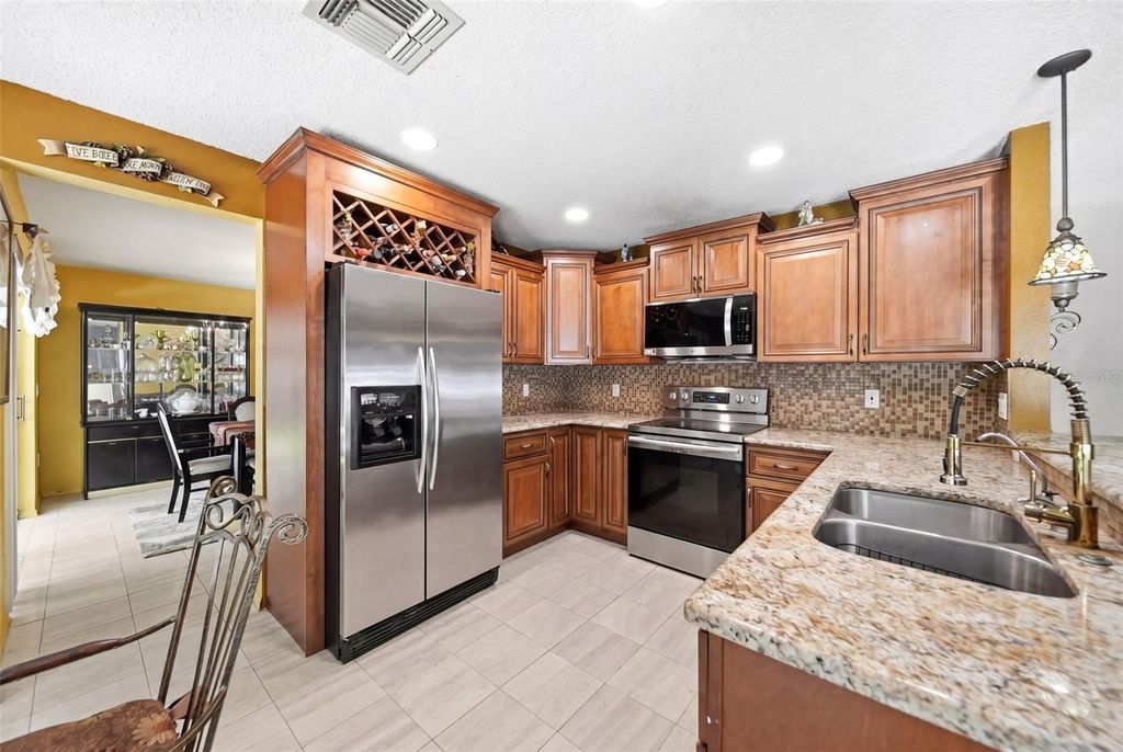 Image 2 of property listing at 14536 GRASSY COVE CIRCLE, Orlando, FL 32824