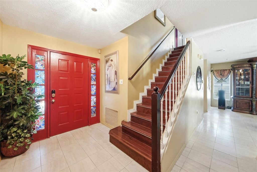 Image 13 of property listing at 14536 GRASSY COVE CIRCLE, Orlando, FL 32824