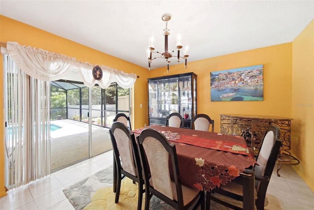 Image 14 of property listing at 14536 GRASSY COVE CIRCLE, Orlando, FL 32824