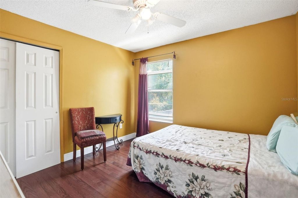 Image 16 of property listing at 14536 GRASSY COVE CIRCLE, Orlando, FL 32824