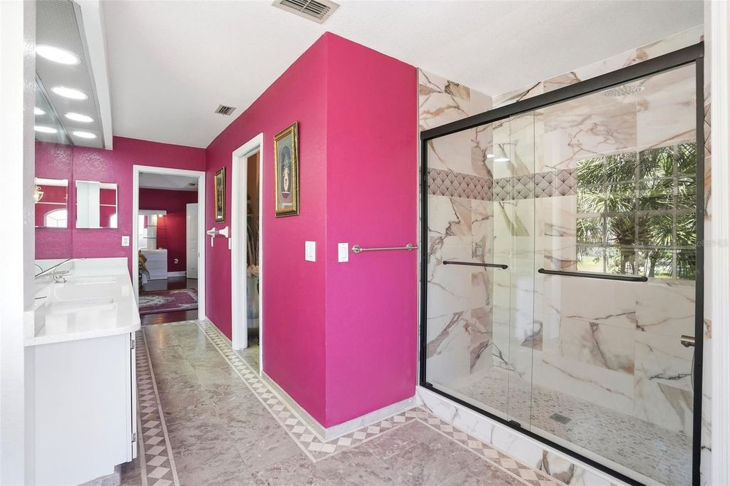 Image 5 of property listing at 14536 GRASSY COVE CIRCLE, Orlando, FL 32824