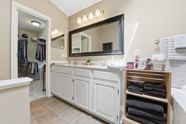 5233 Nightshadow Drive, Westerville, OH 43081
