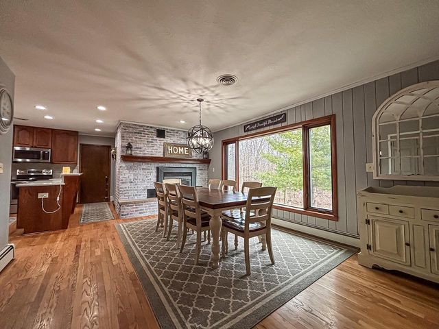 28808 Grove LANE, Waterford, WI 53185