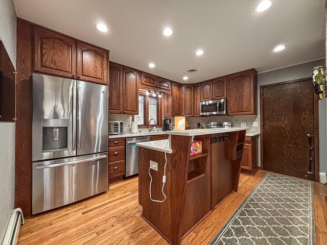 28808 Grove LANE, Waterford, WI 53185