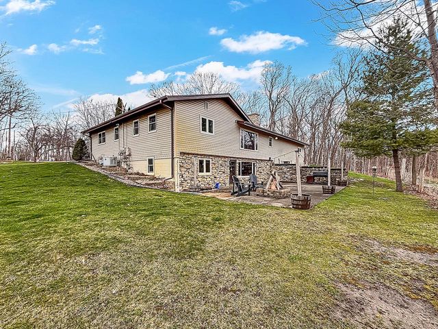 28808 Grove LANE, Waterford, WI 53185
