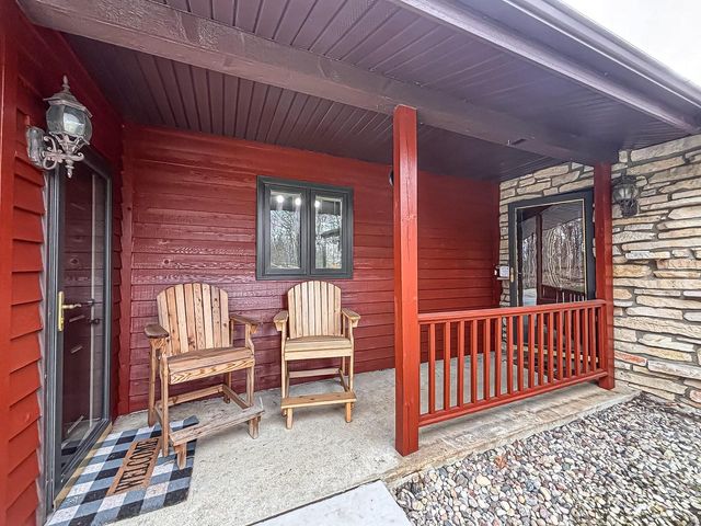 28808 Grove LANE, Waterford, WI 53185