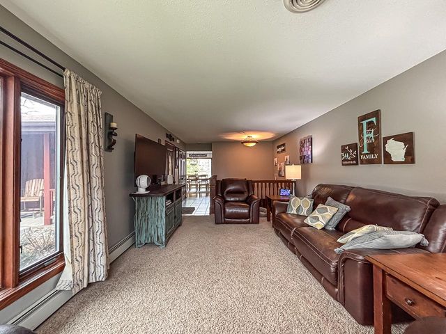 28808 Grove LANE, Waterford, WI 53185