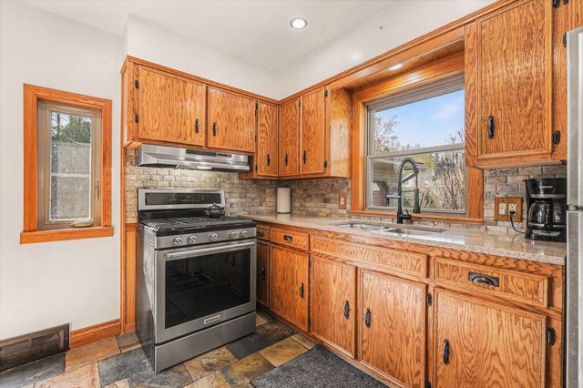 739 Old Gate Road NW, Grand Rapids, MI 49504