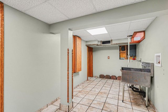 739 Old Gate Road NW, Grand Rapids, MI 49504