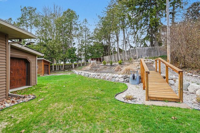 739 Old Gate Road NW, Grand Rapids, MI 49504