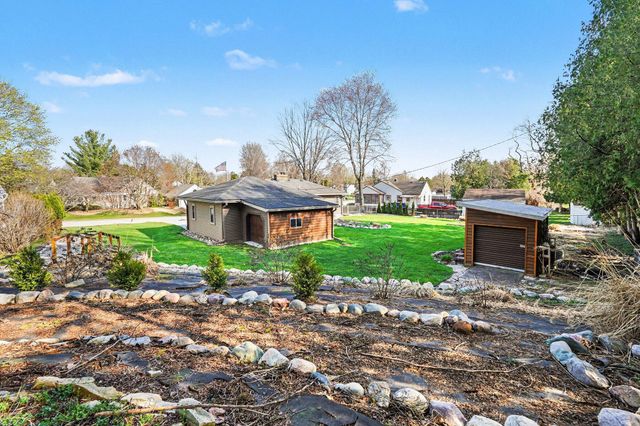 739 Old Gate Road NW, Grand Rapids, MI 49504