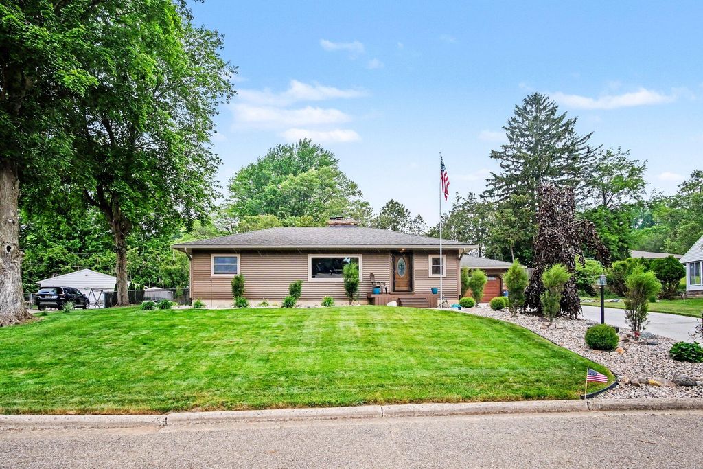 739 Old Gate Road NW, Grand Rapids, MI 49504