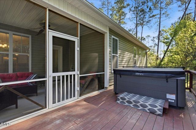 111 W Huckleberry Way, Rocky Point, NC 28457