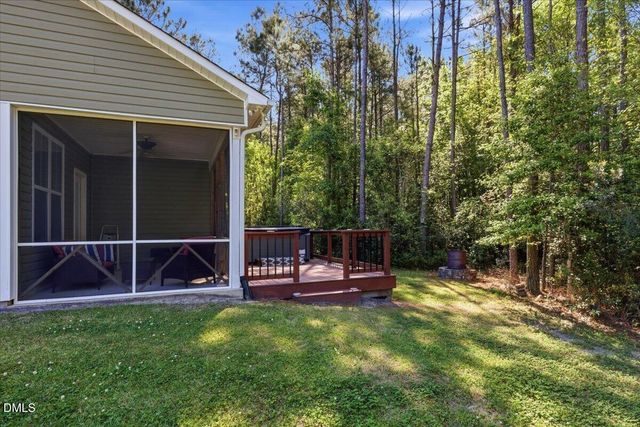 111 W Huckleberry Way, Rocky Point, NC 28457