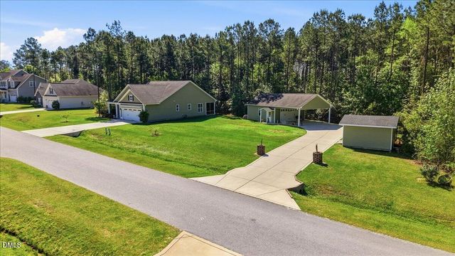 111 W Huckleberry Way, Rocky Point, NC 28457
