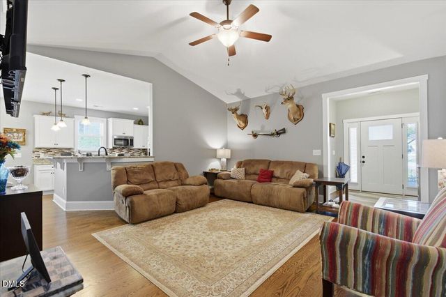 111 W Huckleberry Way, Rocky Point, NC 28457