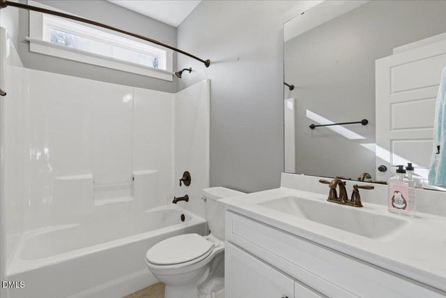 111 W Huckleberry Way, Rocky Point, NC 28457