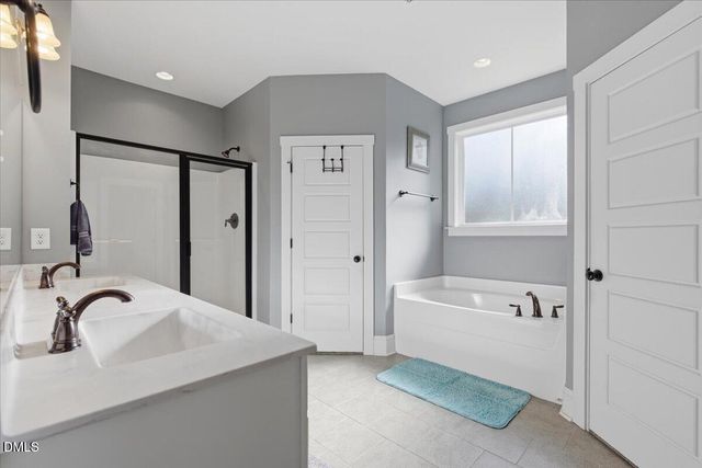 111 W Huckleberry Way, Rocky Point, NC 28457