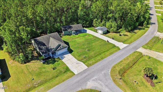 111 W Huckleberry Way, Rocky Point, NC 28457