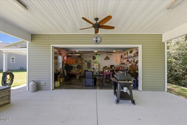 111 W Huckleberry Way, Rocky Point, NC 28457