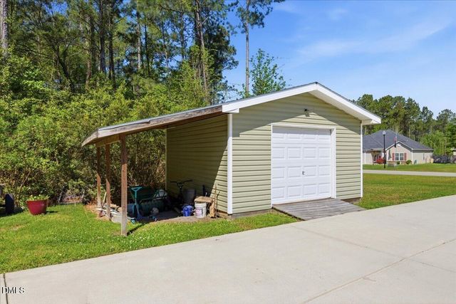 111 W Huckleberry Way, Rocky Point, NC 28457