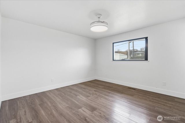 216 Sandy Lane, Electric City, WA 99123