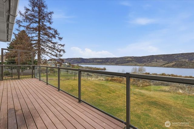 216 Sandy Lane, Electric City, WA 99123