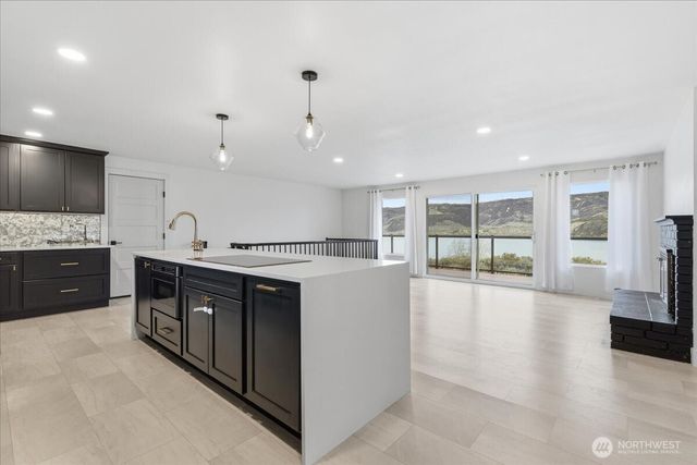 216 Sandy Lane, Electric City, WA 99123