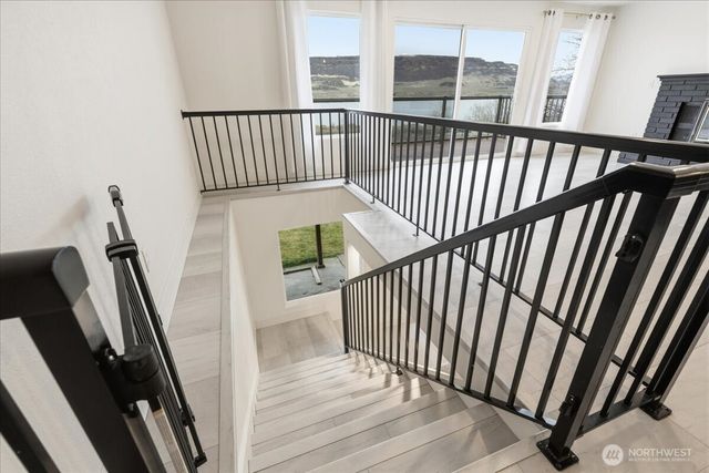 216 Sandy Lane, Electric City, WA 99123