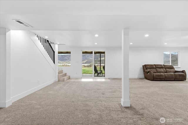 216 Sandy Lane, Electric City, WA 99123