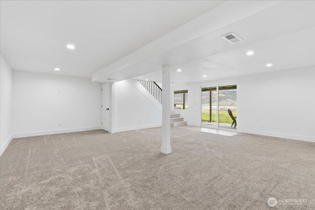 216 Sandy Lane, Electric City, WA 99123