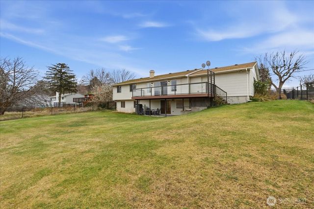 216 Sandy Lane, Electric City, WA 99123