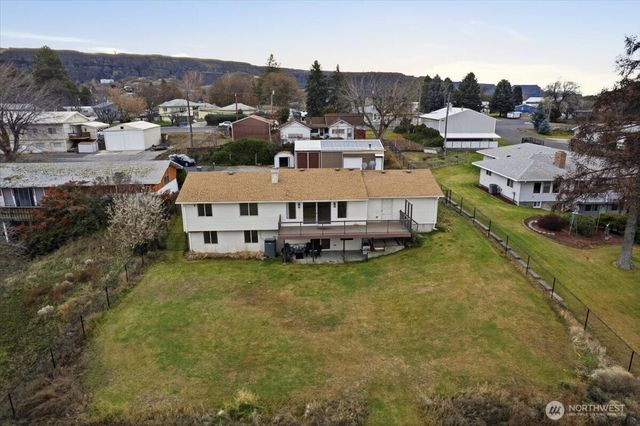 216 Sandy Lane, Electric City, WA 99123