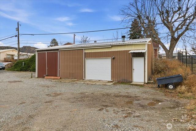 216 Sandy Lane, Electric City, WA 99123