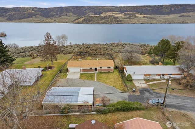 216 Sandy Lane, Electric City, WA 99123