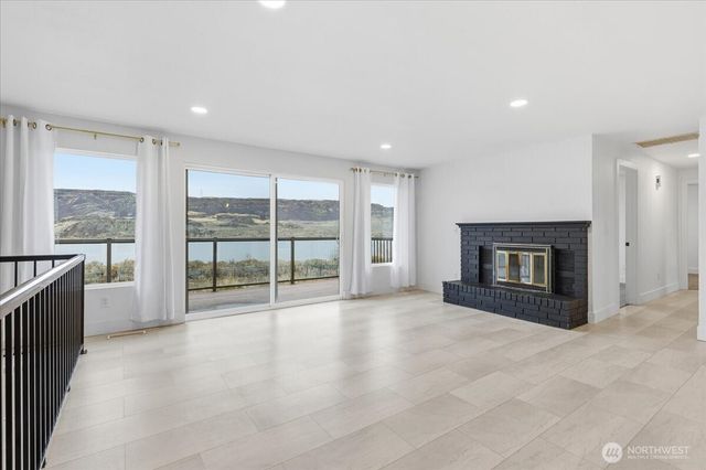 216 Sandy Lane, Electric City, WA 99123