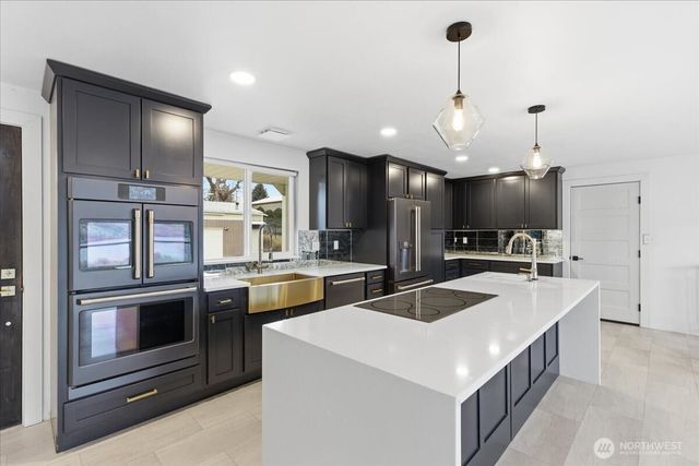 216 Sandy Lane, Electric City, WA 99123