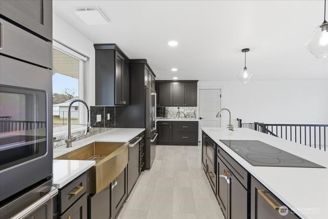 216 Sandy Lane, Electric City, WA 99123