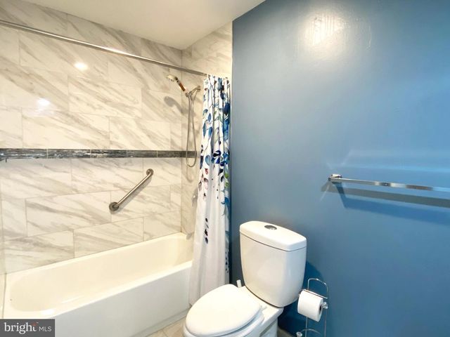 30 WINTERBERRY LN, Willingboro, NJ 08046