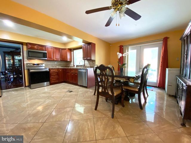 30 WINTERBERRY LN, Willingboro, NJ 08046