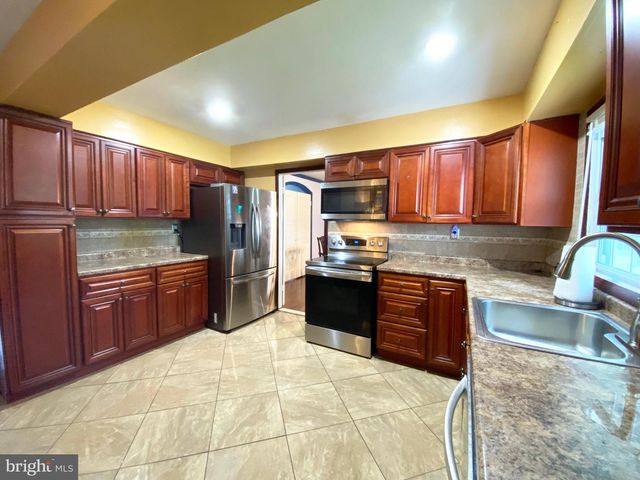 30 WINTERBERRY LN, Willingboro, NJ 08046