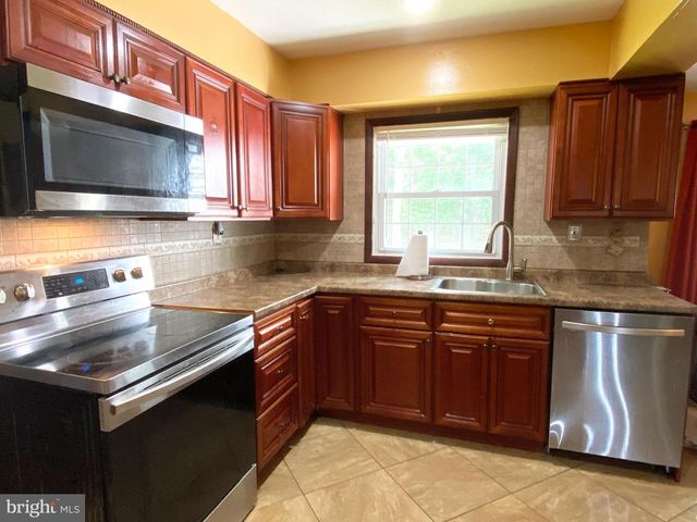 30 WINTERBERRY LN, Willingboro, NJ 08046