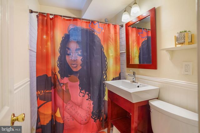 3827 Hamilton St # D-203, Hyattsville, MD 20781