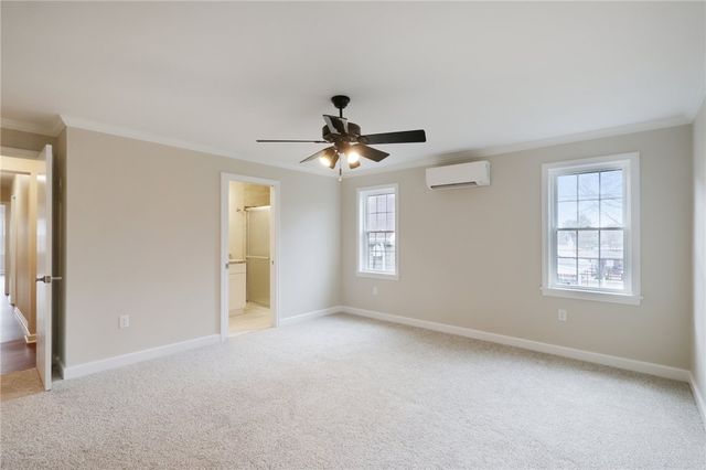 300 Patricia Dr, Ellwood City, PA 16117