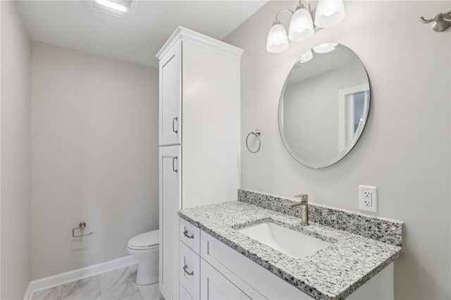 300 Patricia Dr, Ellwood City, PA 16117