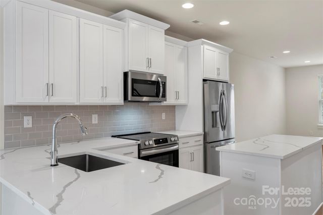 5019 York Park Lane, Charlotte, NC 28217